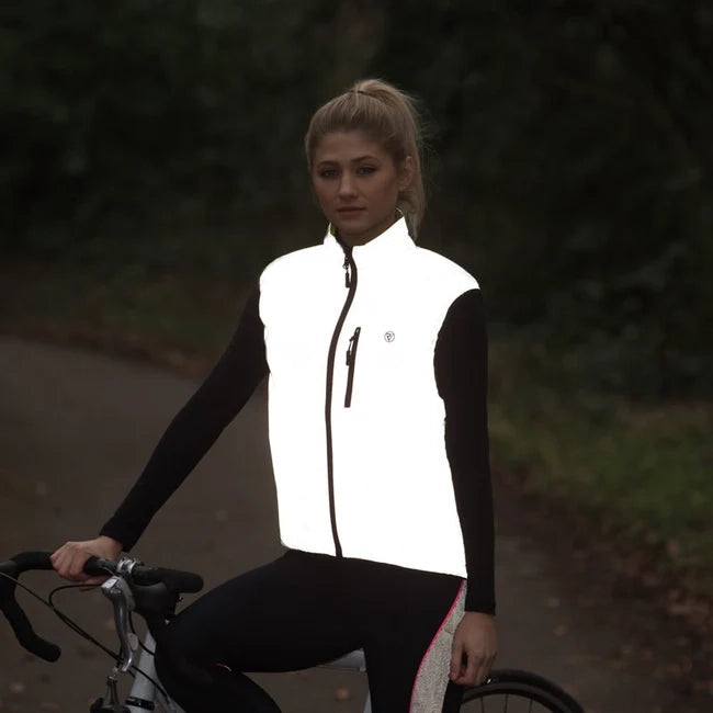 listing-lifestyle Women's Reflective Reversible Cycling Gilet lifestyle lights on