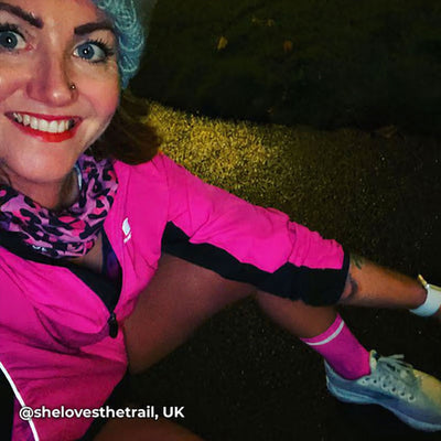 lifestyle reflective running sock black pink at night
