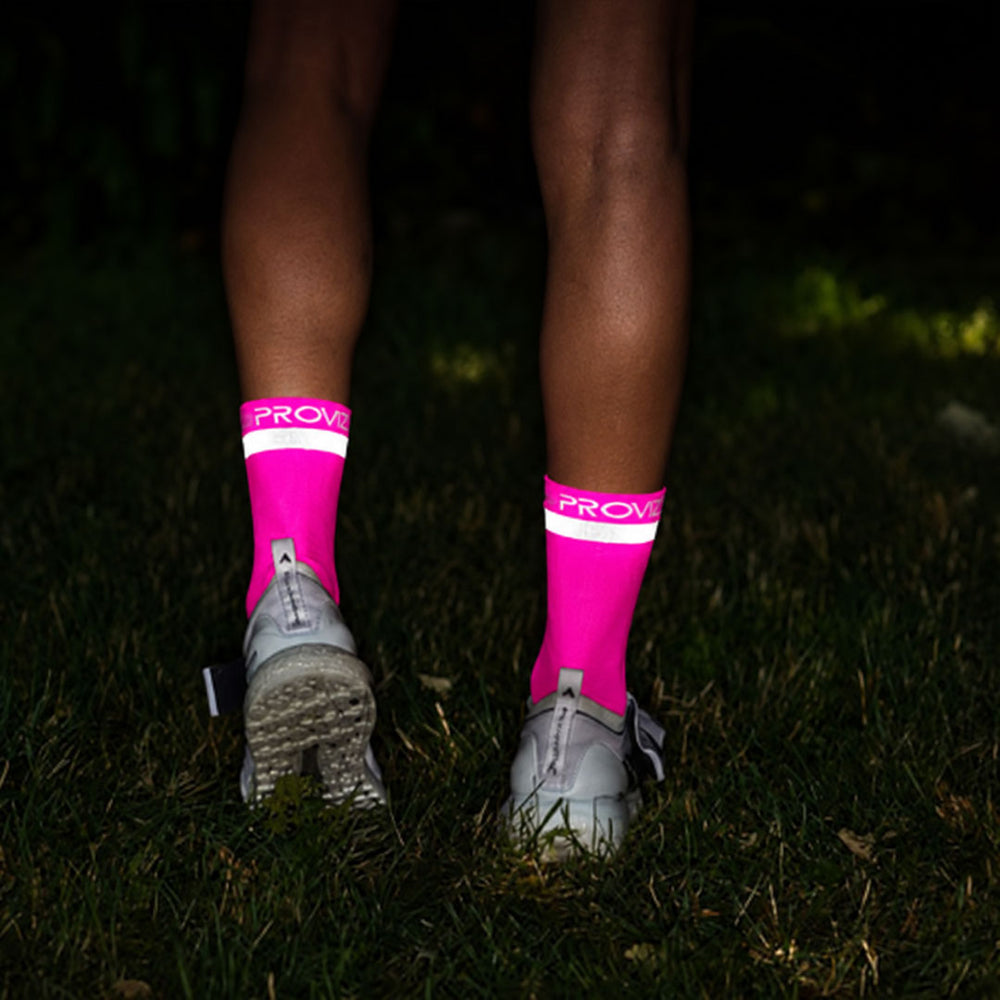 listing-lifestyle reflective running sock pink at night